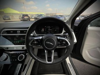Jaguar I-Pace EV400 SE