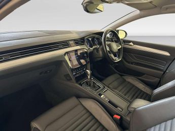 Volkswagen Passat 1.4 TSI 13kWh GTE Estate 5dr Petrol Plug-in Hybrid DSG Euro 6 (s