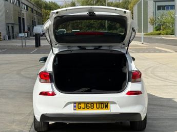 Hyundai i30 1.4 T-GDi Blue Drive Premium SE DCT Euro 6 (s/s) 5dr