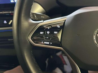 Volkswagen ID.4 Pro Performance 77kWh Family SUV 5dr Electric Auto (204 ps)
