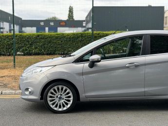 Ford Fiesta 1.4 Titanium 5dr