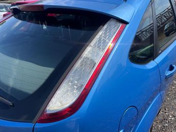 Ford Focus 1.6 Zetec 5dr