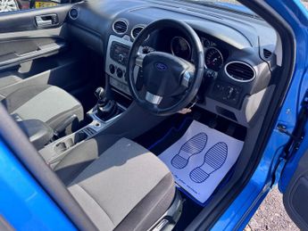 Ford Focus 1.6 Zetec 5dr