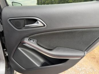 Mercedes-Benz GLA 2.1 GLA220d AMG Line (Premium) 7G-DCT 4MATIC Euro 6 (s/s) 5dr