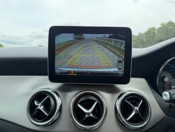 Mercedes-Benz GLA 2.1 GLA220d AMG Line (Premium) 7G-DCT 4MATIC Euro 6 (s/s) 5dr