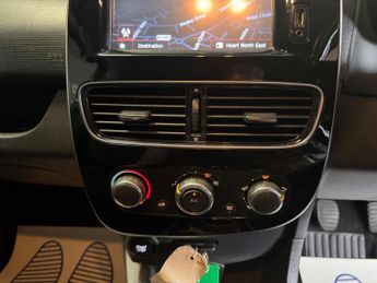 Renault Clio 0.9 TCe Iconic Euro 6 (s/s) 5dr
