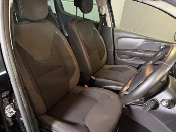 Renault Clio 0.9 TCe Iconic Euro 6 (s/s) 5dr