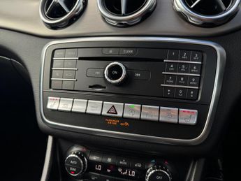 Mercedes-Benz GLA 2.1 GLA220d AMG Line (Premium) SUV 5dr Diesel 7G-DCT 4MATIC Euro