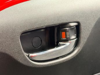 Toyota AYGO 1.0 VVT-i x-play x-shift Euro 6 5dr