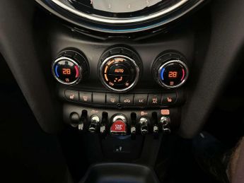 MINI Convertible 1.5 Cooper Classic Convertible 2dr Petrol Steptronic Euro 6 (s/s