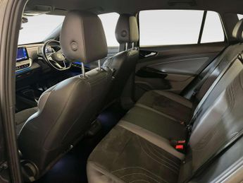 Volkswagen ID.4 Pro Performance 77kWh Life SUV 5dr Electric Auto (204 ps)