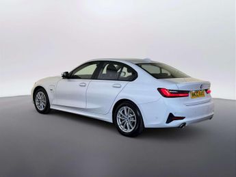 BMW 3 Series 2.0 330e 12kWh SE Pro Saloon 4dr Petrol Plug-in Hybrid Auto Euro