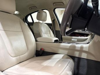 Jaguar XF 3.0d V6 Portfolio Auto Euro 5 4dr