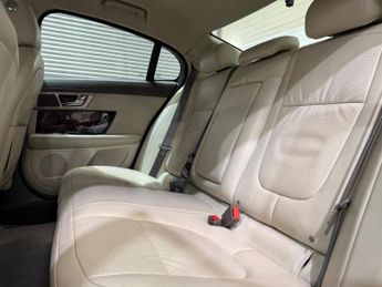 Jaguar XF 3.0d V6 Portfolio Auto Euro 5 4dr