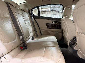 Jaguar XF 3.0d V6 Portfolio Auto Euro 5 4dr