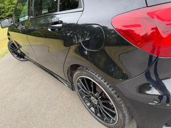 Mercedes-Benz A Class 2.1 A200d AMG Line (Premium) 7G-DCT Euro 6 (s/s) 5dr