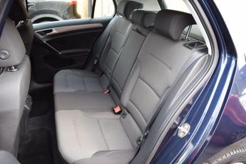 Volkswagen Golf 1.6 TDI BlueMotion Tech Match DSG Euro 5 (s/s) 5dr