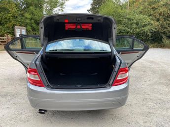 Mercedes-Benz C Class 2.1 C220 CDI BlueEfficiency Elegance Auto Euro 5 4dr
