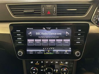 Skoda Superb 1.5 TSI ACT SE Technology Hatchback 5dr Petrol DSG Euro 6 (s/s) 