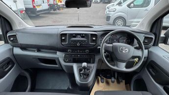 Toyota PROACE Verso 1.5D Shuttle Medium MPV 5dr Diesel Manual MWB Euro 6 (s/s) (9 Se