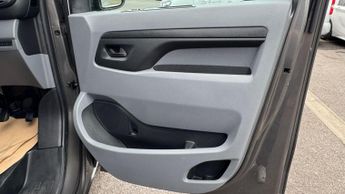 Toyota PROACE Verso 1.5D Shuttle Medium MPV 5dr Diesel Manual MWB Euro 6 (s/s) (9 Se