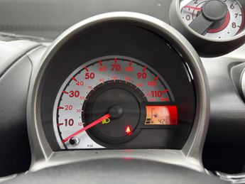 Toyota AYGO 1.0 VVT-i Move MultiMode Euro 5 5dr