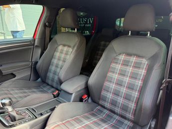 Volkswagen Golf 2.0 TSI GTI DSG Euro 6 (s/s) 5dr