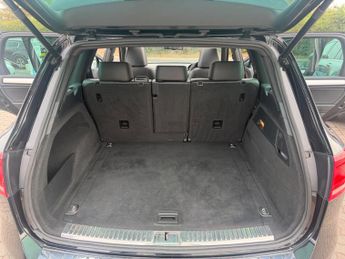 Volkswagen Touareg 3.0 TDI V6 BlueMotion Tech R-Line Tiptronic 4WD Euro 5 (s/s) 5dr
