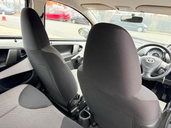 Toyota AYGO 1.0 VVT-i Move Euro 5 5dr