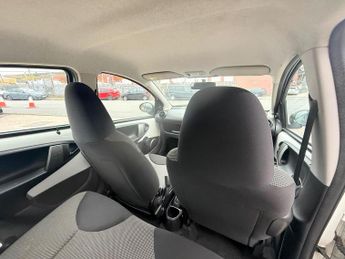 Toyota AYGO 1.0 VVT-i Move Euro 5 5dr