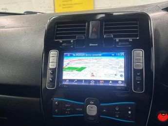 Nissan Leaf 30kWh Acenta Auto 5dr