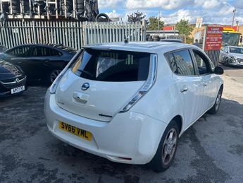 Nissan Leaf 30kWh Acenta Auto 5dr