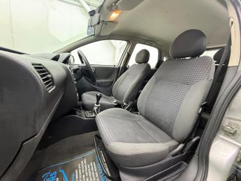 Vauxhall Corsa 1.2i 16v Club 5dr