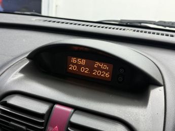 Vauxhall Corsa 1.2i 16v Club 5dr