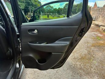 Nissan Leaf 40kWh N-Connecta Auto 5dr