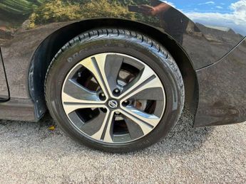 Nissan Leaf 40kWh N-Connecta Auto 5dr