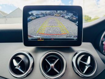 Mercedes-Benz GLA 1.6 GLA180 Urban Edition 7G-DCT Euro 6 (s/s) 5dr