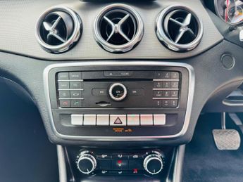Mercedes-Benz GLA 1.6 GLA180 Urban Edition 7G-DCT Euro 6 (s/s) 5dr