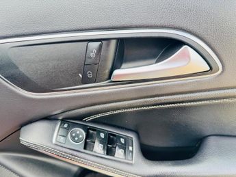 Mercedes-Benz GLA 1.6 GLA180 Urban Edition 7G-DCT Euro 6 (s/s) 5dr