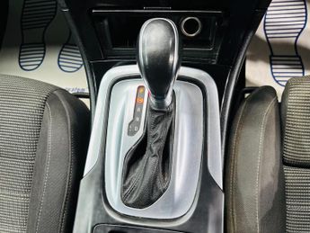 Vauxhall Insignia 2.0 CDTi SRi VX Line Nav Auto Euro 5 5dr