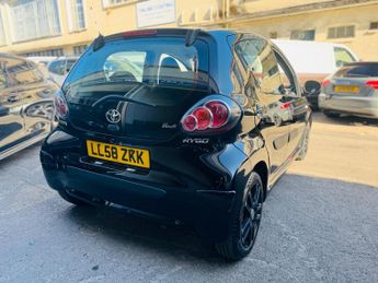 Toyota AYGO 1.0 VVT-i Black MultiMode Euro 4 5dr (AC)