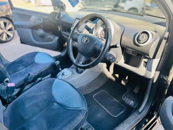 Toyota AYGO 1.0 VVT-i Black MultiMode Euro 4 5dr (AC)