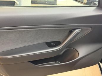 Tesla Model 3 (Dual Motor) Performance Auto 4WDE 4dr (Performance Upgrade)