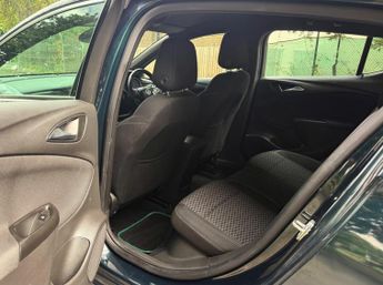 Vauxhall Astra 1.4i Turbo SRi Nav Auto Euro 6 (s/s) 5dr