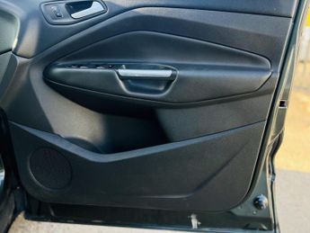 Ford Kuga 1.5 TDCi Zetec Powershift Euro 6 (s/s) 5dr