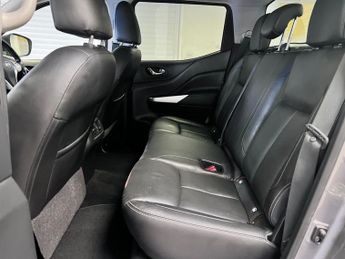 Nissan Navara 2.3 dCi Tekna Auto 4WD Euro 6 4dr