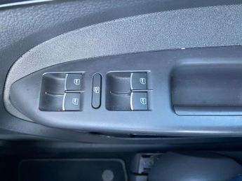 Volkswagen Touran 1.4 TSI SE MPV 5dr Petrol DSG Euro 5 (140 ps)