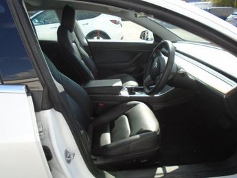 Tesla Model 3 Standard Range Plus Auto RWD 4dr