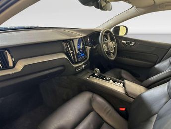 Volvo XC60 2.0h T6 Recharge 18.8kWh Core SUV 5dr Petrol Plug-in Hybrid Auto