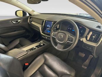 Volvo XC60 2.0h T6 Recharge 18.8kWh Core SUV 5dr Petrol Plug-in Hybrid Auto